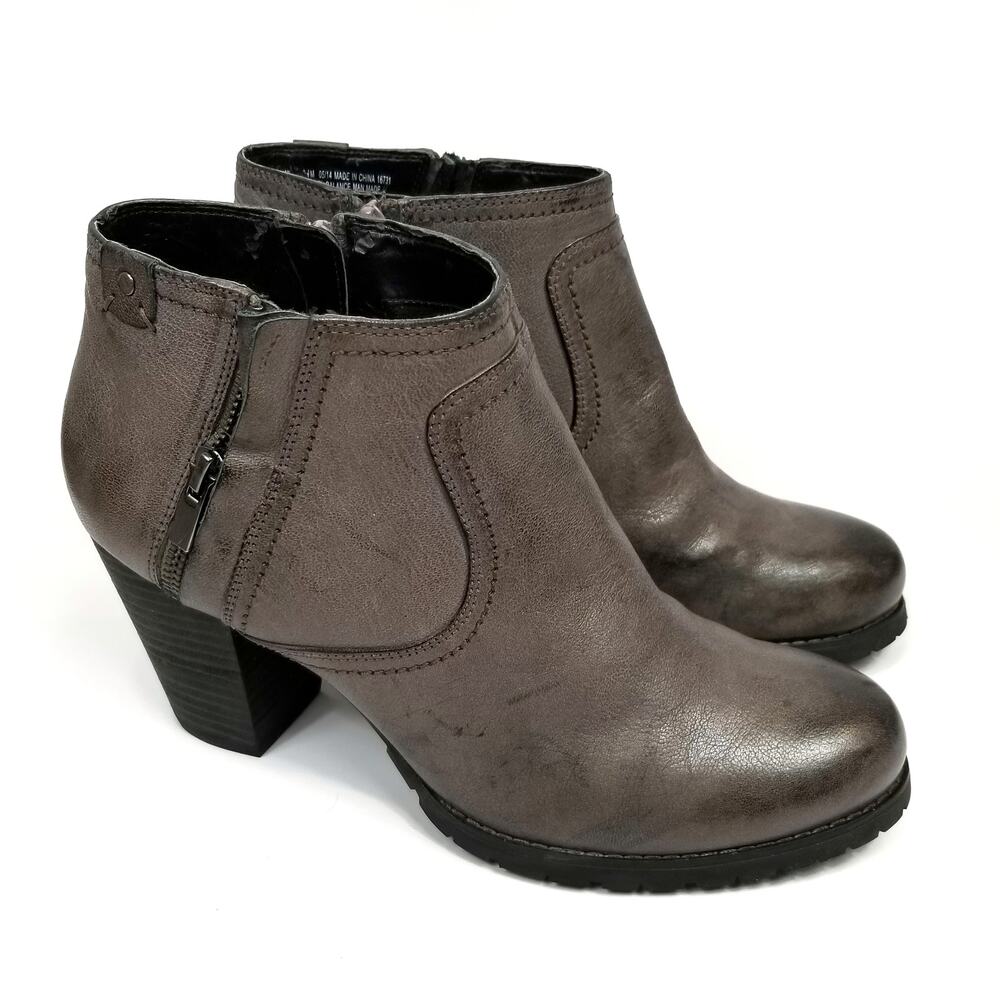 Clarks Women's Gray Stacked Heel Leather Ankle Boots Booties Size 9.5